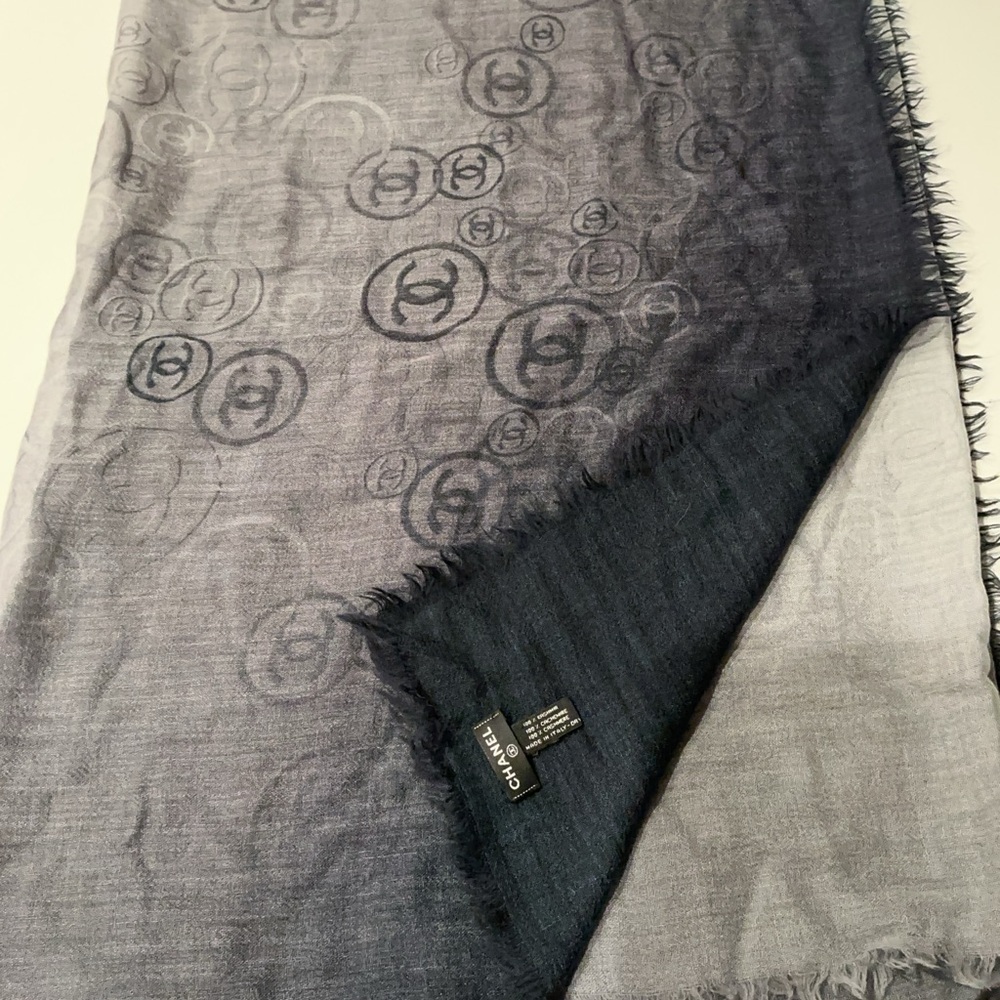 CHANEL  Scarf in Black and Gray